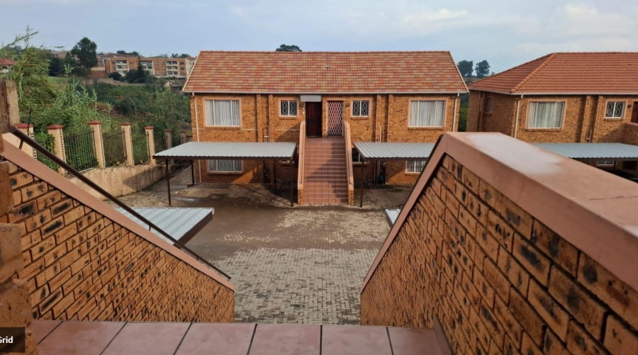 2 Bedroom Property for Sale in Towerby Gauteng