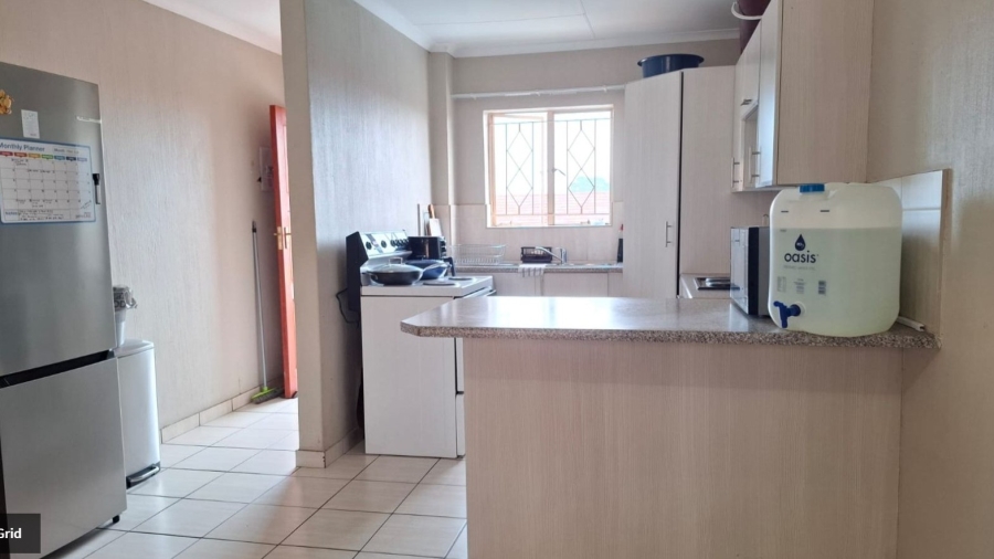 2 Bedroom Property for Sale in Towerby Gauteng