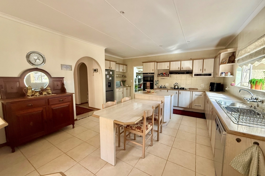 To Let 4 Bedroom Property for Rent in Weltevreden Park Gauteng