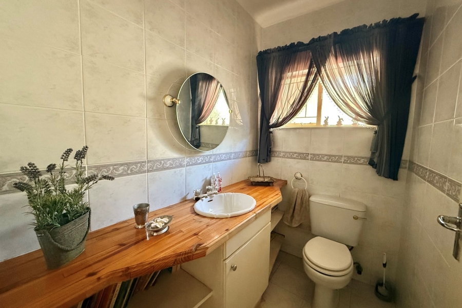 To Let 4 Bedroom Property for Rent in Weltevreden Park Gauteng