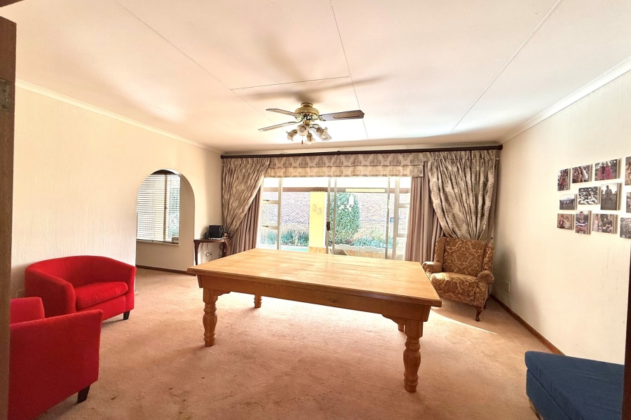 To Let 4 Bedroom Property for Rent in Weltevreden Park Gauteng