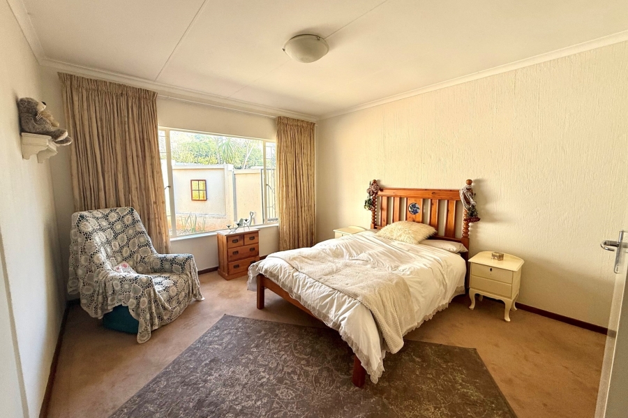 To Let 4 Bedroom Property for Rent in Weltevreden Park Gauteng