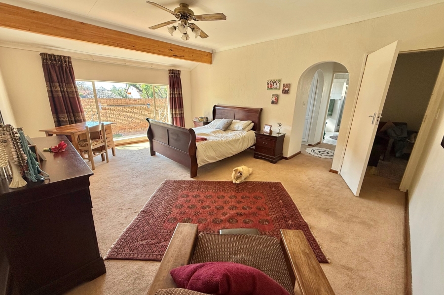 To Let 4 Bedroom Property for Rent in Weltevreden Park Gauteng