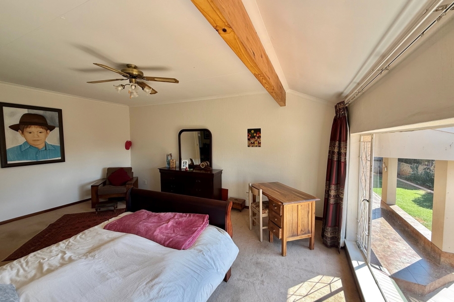 To Let 4 Bedroom Property for Rent in Weltevreden Park Gauteng