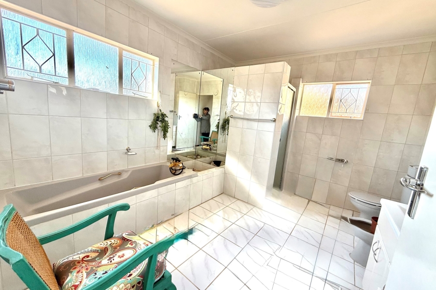 To Let 4 Bedroom Property for Rent in Weltevreden Park Gauteng