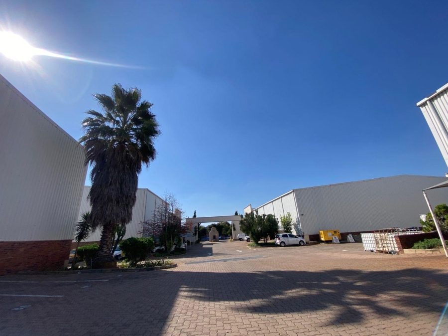To Let commercial Property for Rent in Randjespark Gauteng