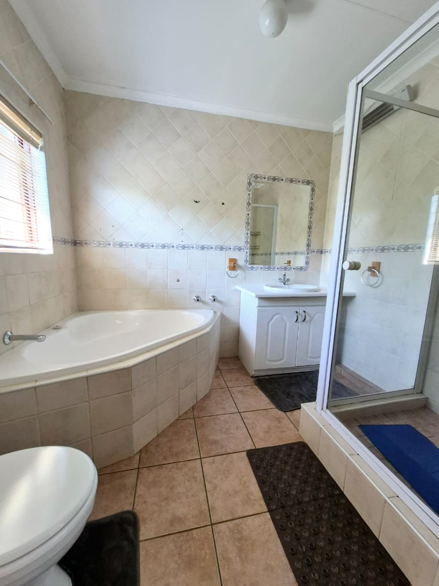 To Let 3 Bedroom Property for Rent in Ruimsig Gauteng