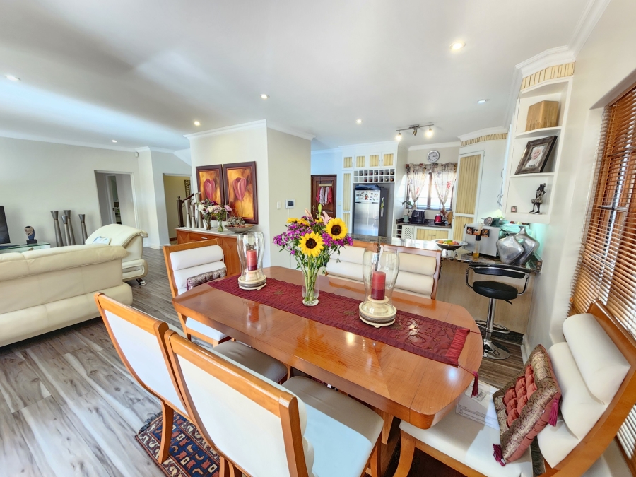 4 Bedroom Property for Sale in Nieuw Muckleneuk Gauteng