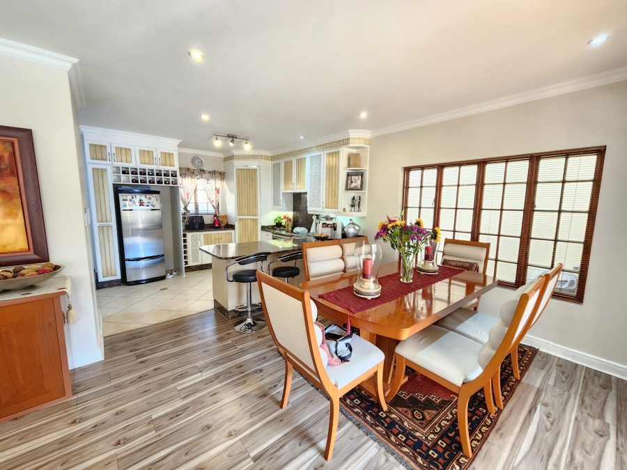 4 Bedroom Property for Sale in Nieuw Muckleneuk Gauteng