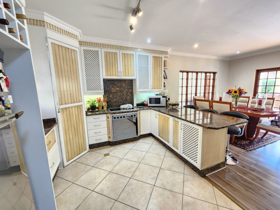 4 Bedroom Property for Sale in Nieuw Muckleneuk Gauteng