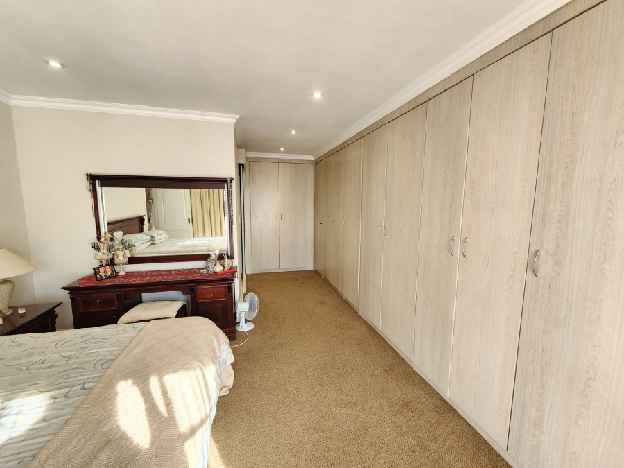 4 Bedroom Property for Sale in Nieuw Muckleneuk Gauteng