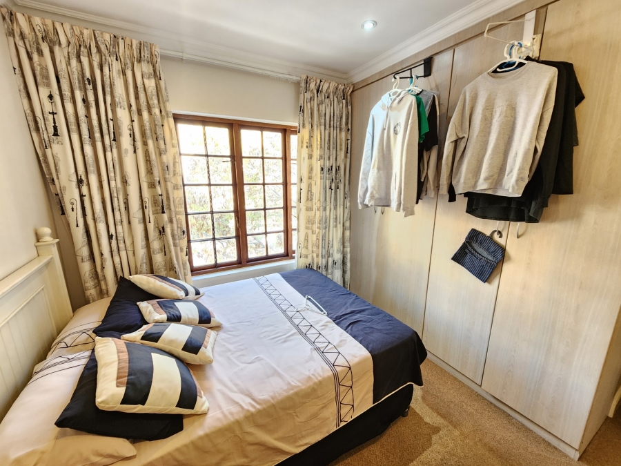 4 Bedroom Property for Sale in Nieuw Muckleneuk Gauteng