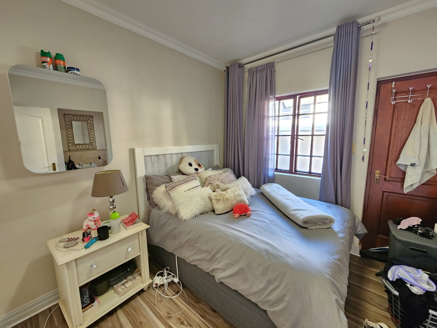 4 Bedroom Property for Sale in Nieuw Muckleneuk Gauteng
