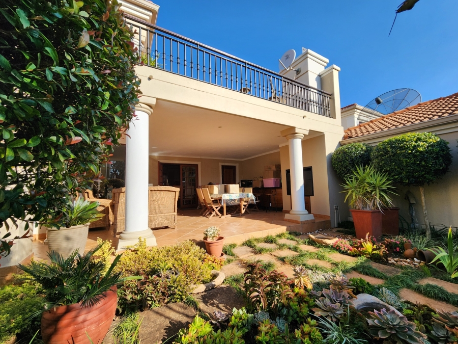 4 Bedroom Property for Sale in Nieuw Muckleneuk Gauteng