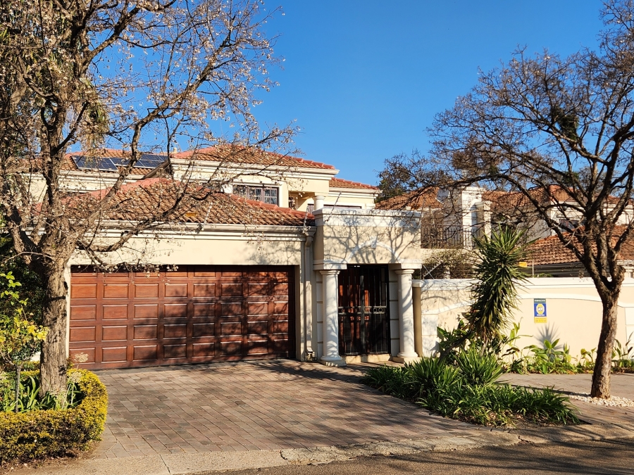 4 Bedroom Property for Sale in Nieuw Muckleneuk Gauteng