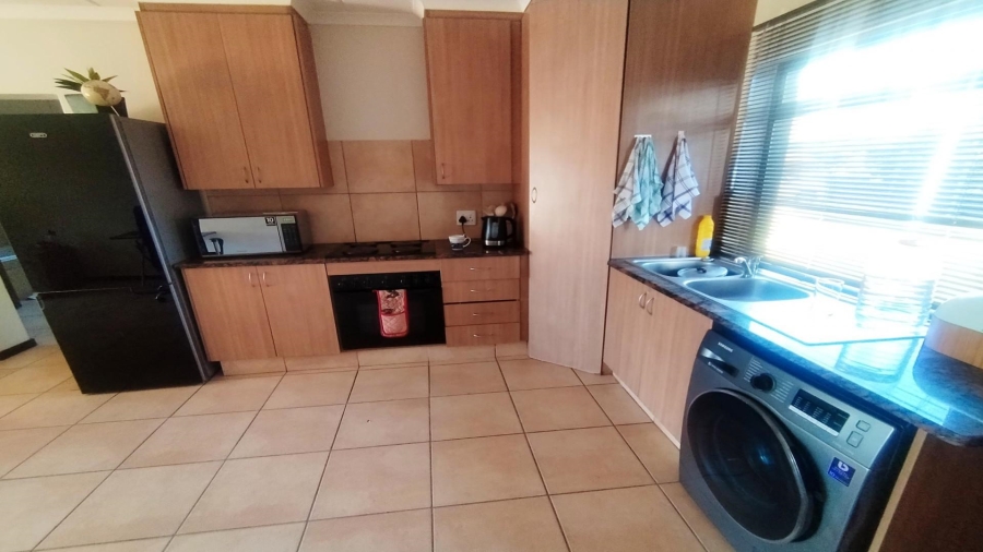 2 Bedroom Property for Sale in Waterstone Park Gauteng