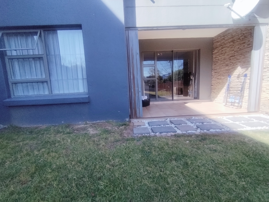 2 Bedroom Property for Sale in Waterstone Park Gauteng