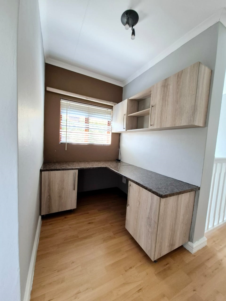 To Let 3 Bedroom Property for Rent in Willowbrook Gauteng