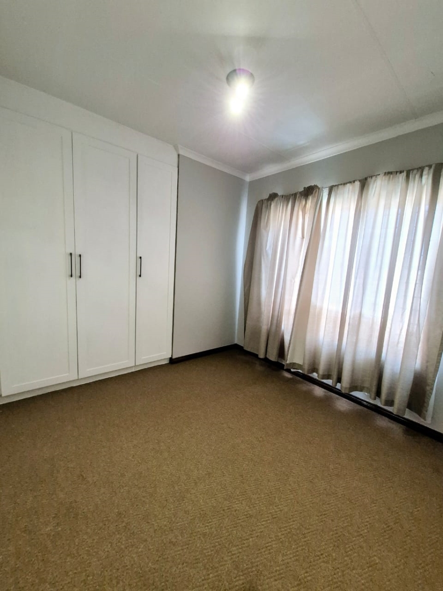 To Let 3 Bedroom Property for Rent in Willowbrook Gauteng