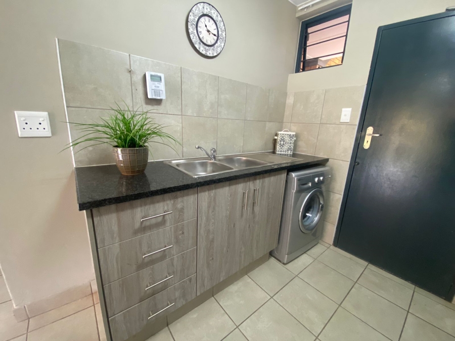 To Let 2 Bedroom Property for Rent in La Montagne Gauteng