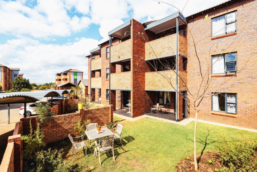 To Let 2 Bedroom Property for Rent in La Montagne Gauteng