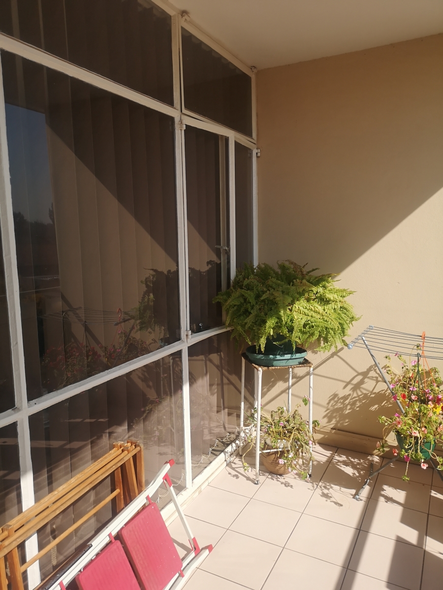 2 Bedroom Property for Sale in Three Rivers Proper Gauteng