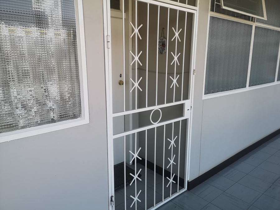 2 Bedroom Property for Sale in Three Rivers Proper Gauteng
