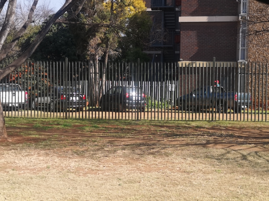 2 Bedroom Property for Sale in Three Rivers Proper Gauteng