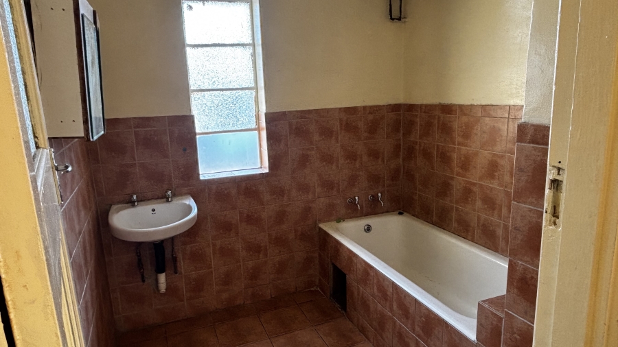 2 Bedroom Property for Sale in Johannesburg Central Gauteng