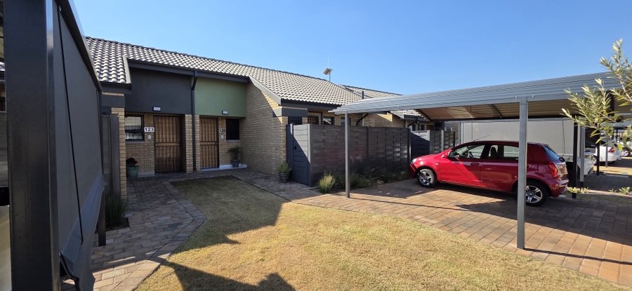 1 Bedroom Property for Sale in Montana Tuine Gauteng
