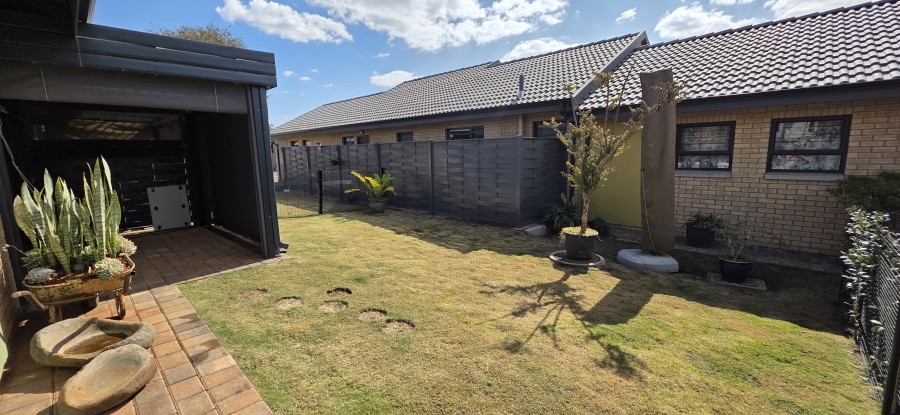 1 Bedroom Property for Sale in Montana Tuine Gauteng