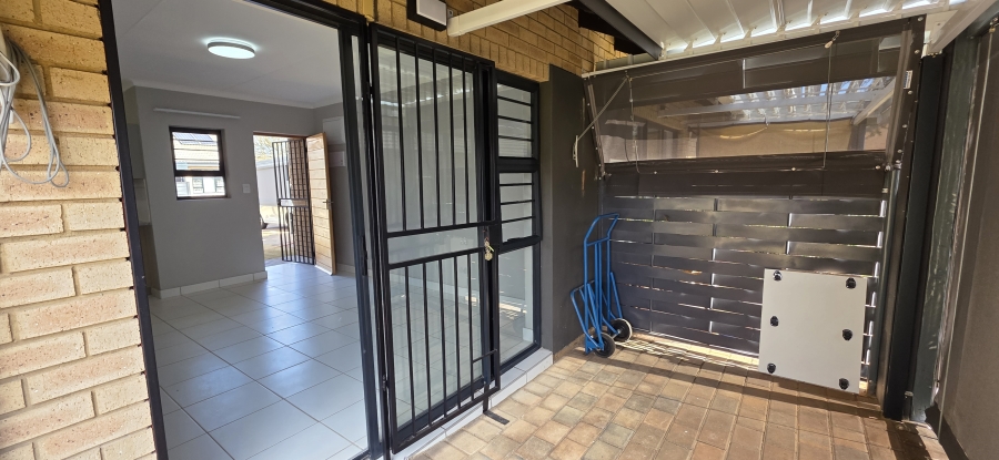 1 Bedroom Property for Sale in Montana Tuine Gauteng