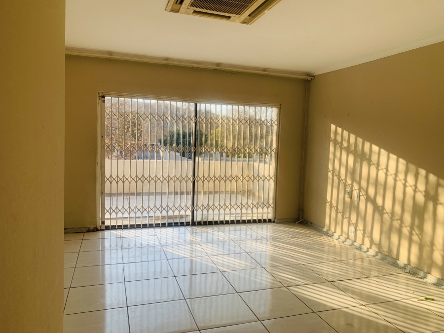 To Let 1 Bedroom Property for Rent in Bezuidenhout Valley Gauteng