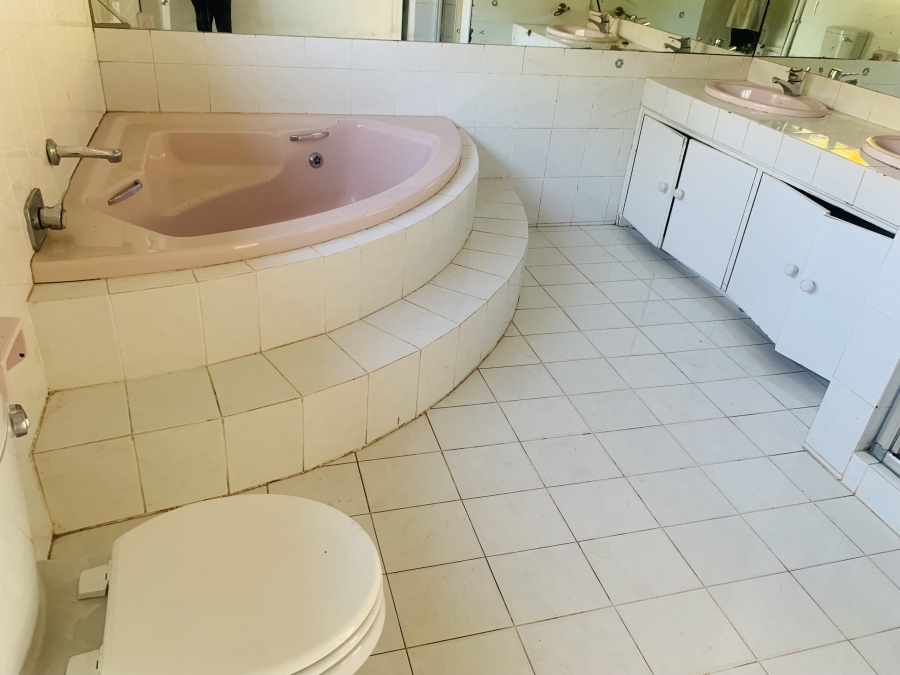 To Let 1 Bedroom Property for Rent in Bezuidenhout Valley Gauteng