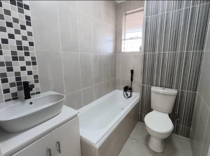 2 Bedroom Property for Sale in Brackendowns Gauteng