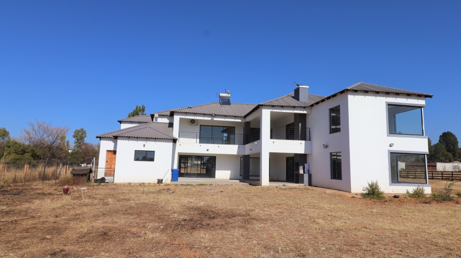 5 Bedroom Property for Sale in Kameeldrift East Gauteng