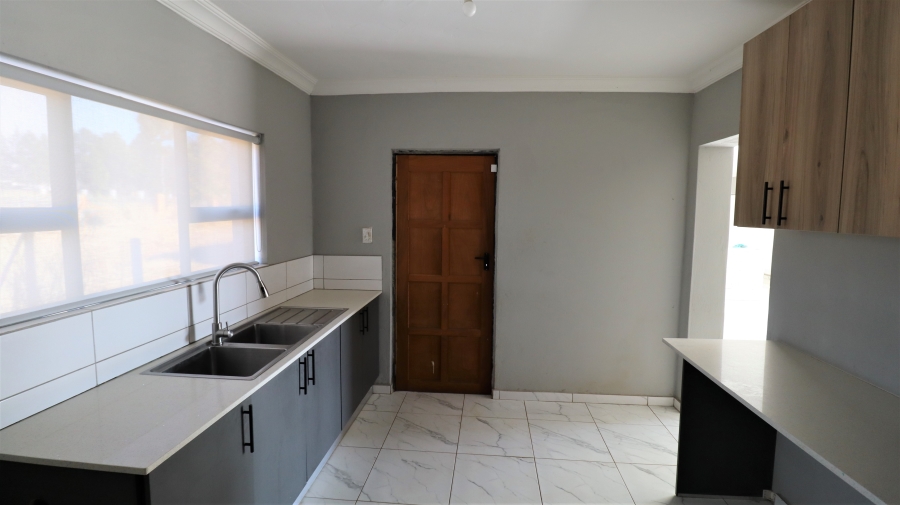 5 Bedroom Property for Sale in Kameeldrift East Gauteng
