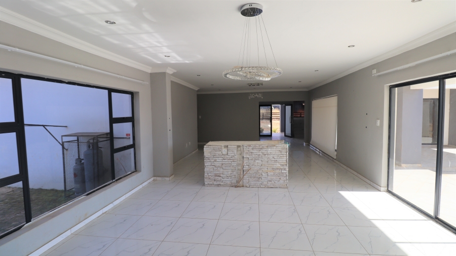 5 Bedroom Property for Sale in Kameeldrift East Gauteng