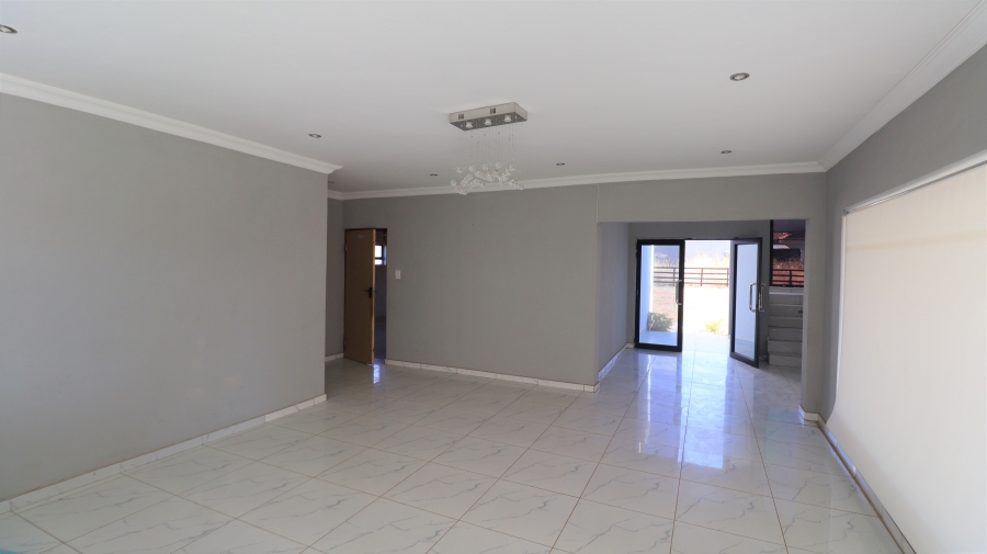 5 Bedroom Property for Sale in Kameeldrift East Gauteng