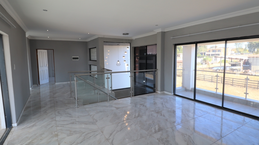 5 Bedroom Property for Sale in Kameeldrift East Gauteng