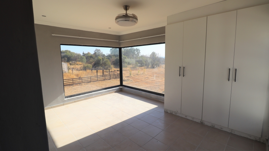 5 Bedroom Property for Sale in Kameeldrift East Gauteng