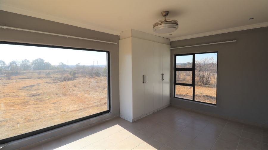 5 Bedroom Property for Sale in Kameeldrift East Gauteng