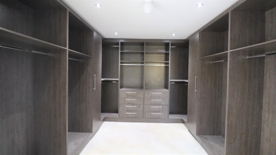 5 Bedroom Property for Sale in Kameeldrift East Gauteng