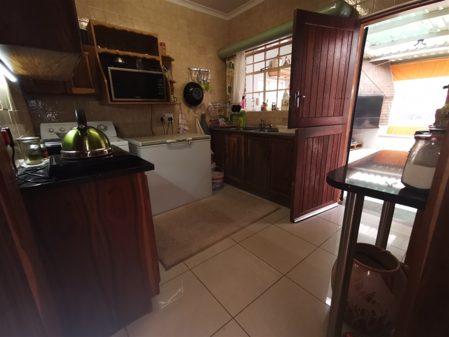 5 Bedroom Property for Sale in Florauna Gauteng
