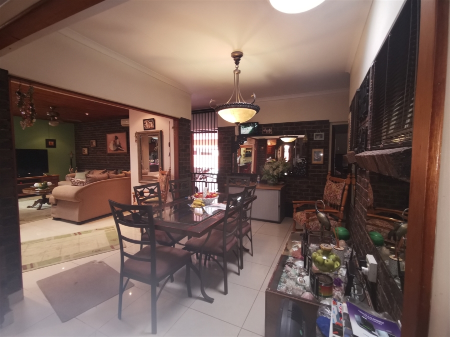 5 Bedroom Property for Sale in Florauna Gauteng
