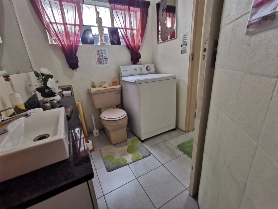5 Bedroom Property for Sale in Florauna Gauteng