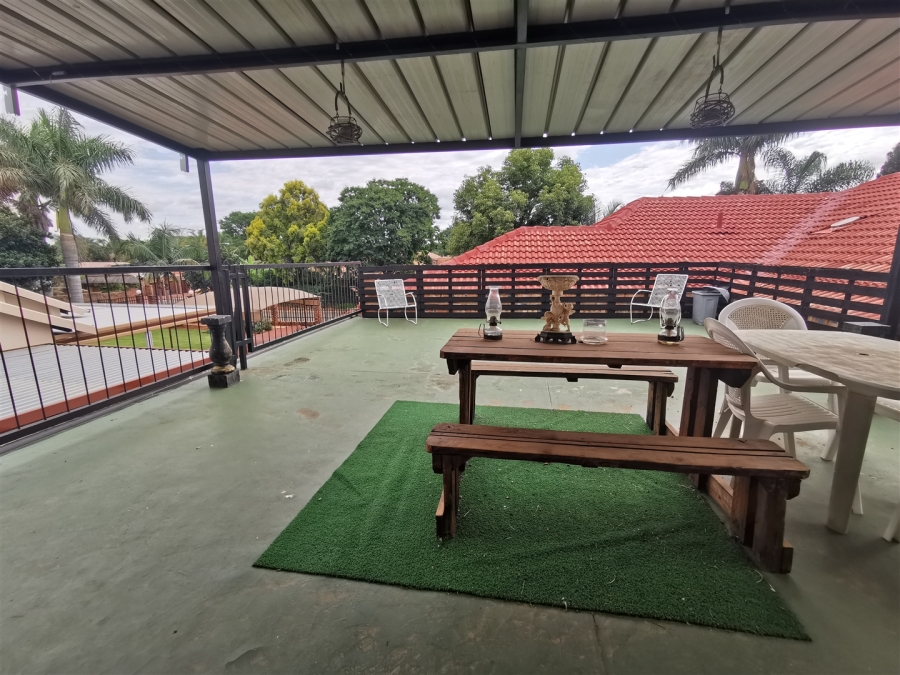 5 Bedroom Property for Sale in Florauna Gauteng