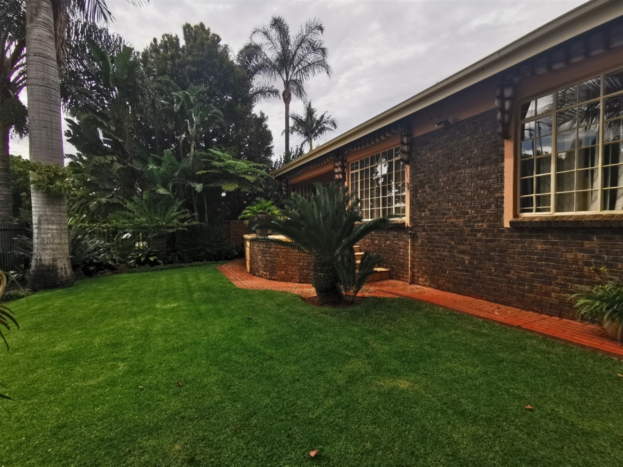 5 Bedroom Property for Sale in Florauna Gauteng