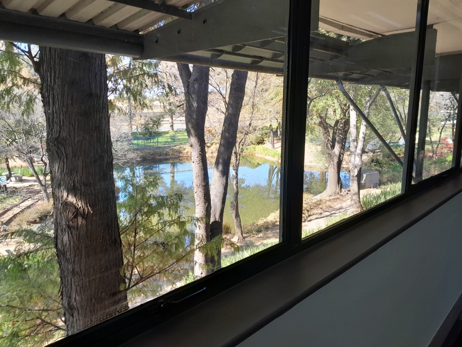 To Let commercial Property for Rent in Randjespark Gauteng