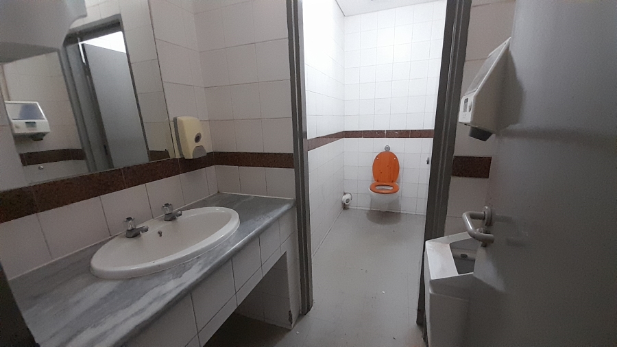 To Let commercial Property for Rent in Vorna Valley Gauteng